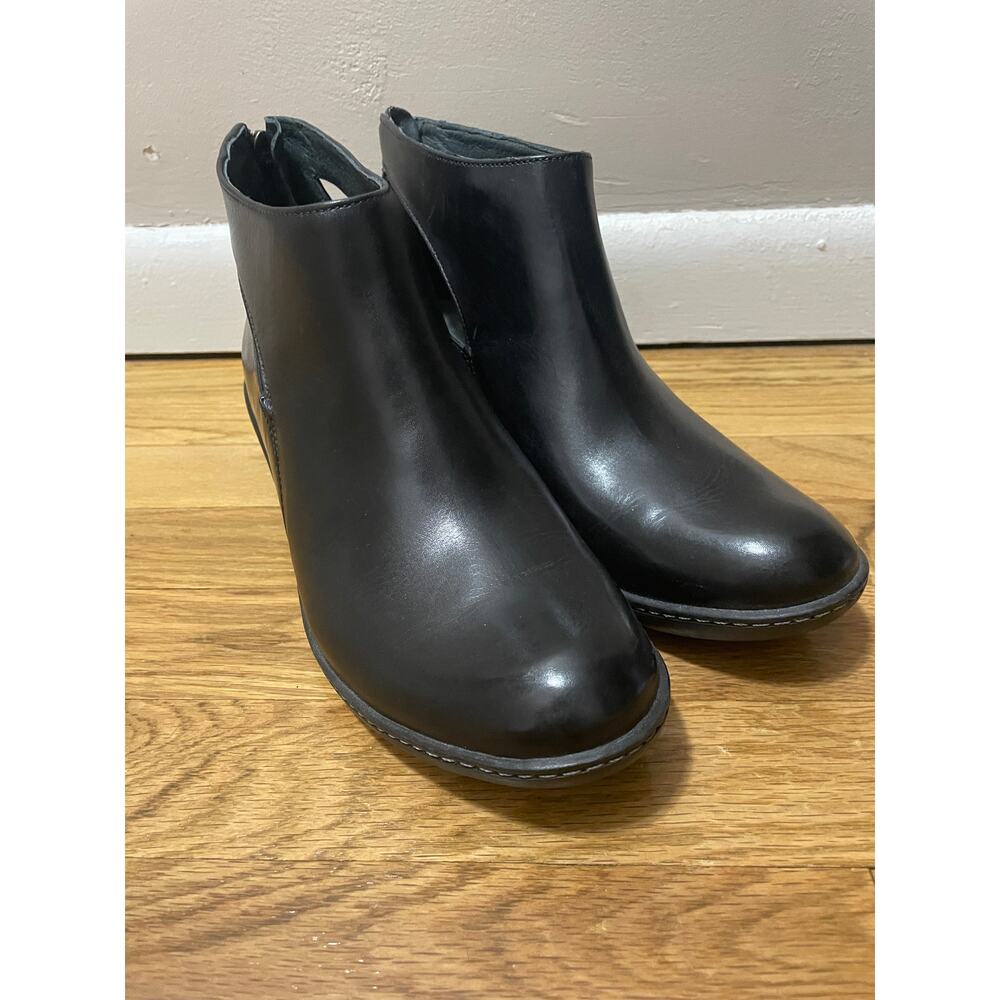 Dansko Bonita Burnished Nappa Black Leather Cut Out Heeled Bootie‎ Women size 40